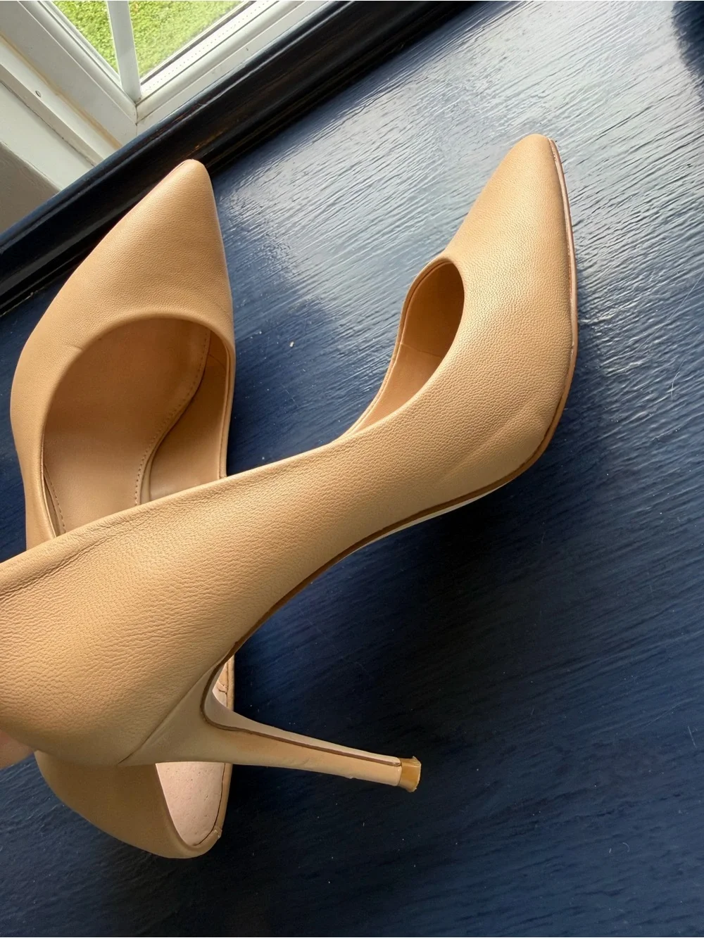 Steve Madden Noir Beige Pointed-Toe Pumps - Size 8